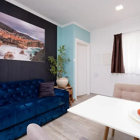 Apartment Providenca Celopeci