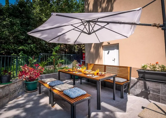 Providenca Apartment Celopeci